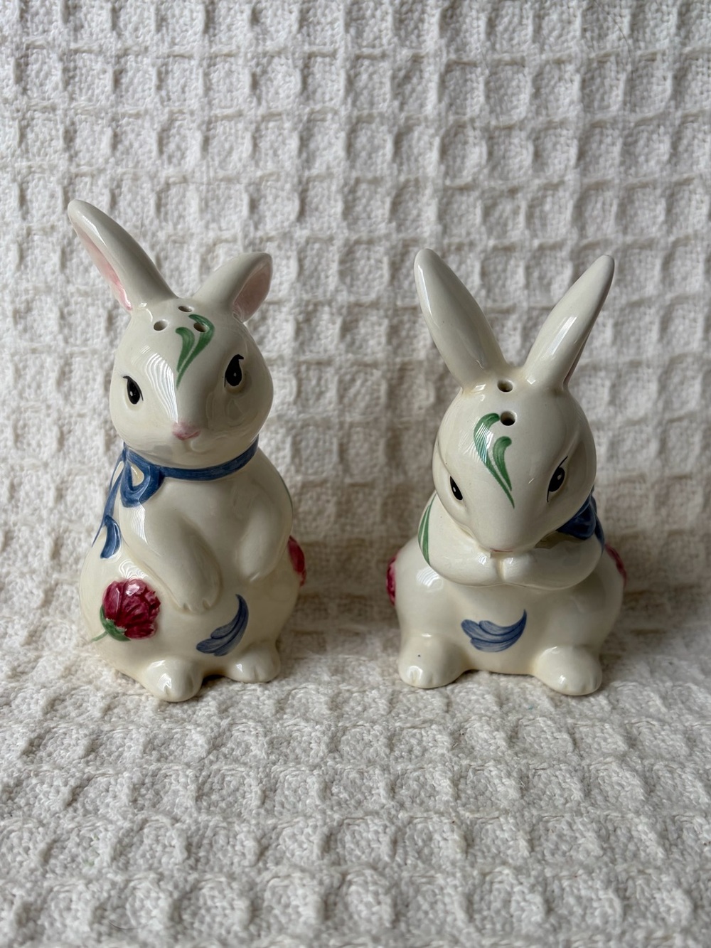 Vintage Lenox Poppies On Blue Barnyard Collection Bunny Salt & Pepper Shakers